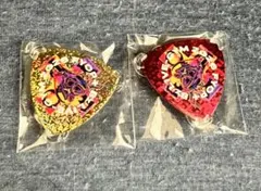 B'z FYOP+ ガチャ ピックバッジ 赤 金 2個セット