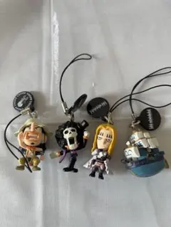 ワンピースストラップ4個セット