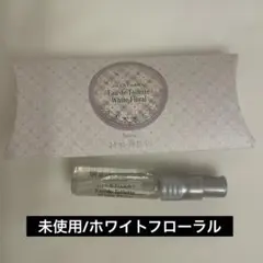 オードホワイトフローラル