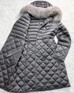 2023年モデル S Max Mara グレー ファー付 ダウンジャケット Sのサムネイル