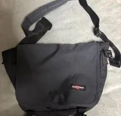 EASTPAK メッセンジャーバッグ ネイビーのサムネイル