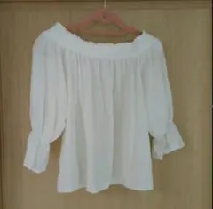 オフショルダー