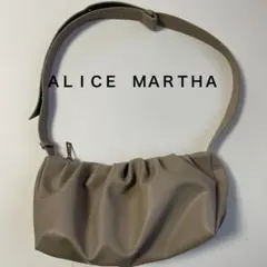 美品ＡＬＩＣＥ　ＭＡＲＴＨＡベージュ ギャザー ショルダーバッグ