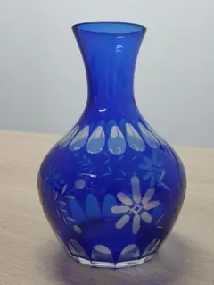 昭和 레트로 切子 冠水瓶 水差し 瑠璃色 ブルー 花柄 デキャンタ 花瓶