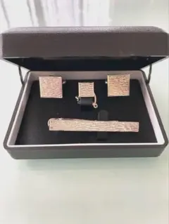 ネクタイピンとカフスボタンセット