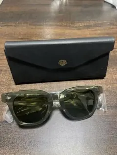 新品】tattoostudioyamada サングラス WHITE - メルカリ