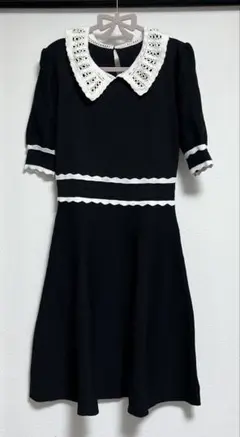 dholic黒ニットワンピース 半袖 レース襟