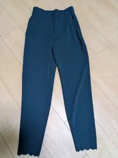 アクアガレージ　ダークグリーン スカラップヘム パンツ Mのサムネイル