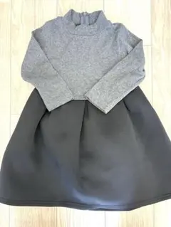 美品モノトーンワンピース110サイズグレー×黒のリボン付き長袖ワンピ　フォーマル