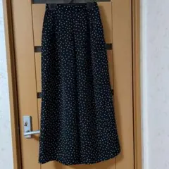 GU ＊ ドット柄 タックワイドパンツ