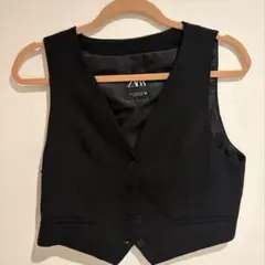 新品未使用ZARAベスト ブラック S ジレ ノースリーブ シンプル フォーマルのサムネイル