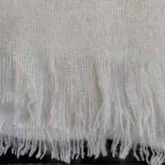 フリンジ付きのストール（ホワイト）