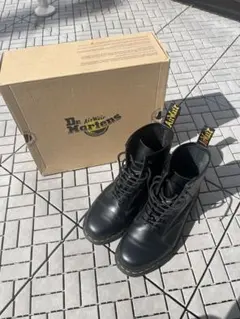 Dr. Martens 8ホール　UK8