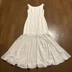 ホワイトパール装飾ノースリーブロングドレス