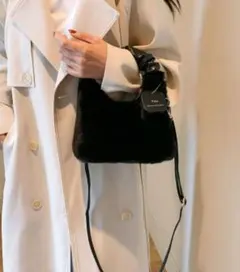 【格安】ブラック ファー ショルダーバッグ ミニバッグ かばん 黒