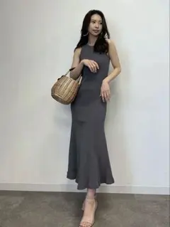 アニュアンス マーメイドリブカットワンピース チャコールグレー