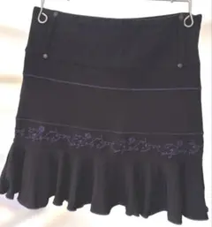 【廃番】ozzon刺繍入りフリルミニスカートのサムネイル