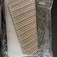 ホワイトゴールドプリーツクラッチバッグ