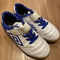 umbro フットサルシューズ 室内用サッカー　ホワイト/ブルー　19cm