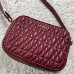 FURLA フルラ キルティング レザー ショルダーバッグのサムネイル