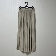 UNIQLO ベージュ プリーツパンツ　M