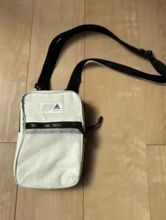 adidas ショルダーポーチ