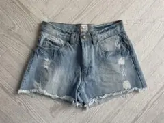 レトロガール　ショートパンツ　デニム　ダメージ加工