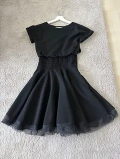 Maje 黒のレースウエスト半袖ミニワンピース