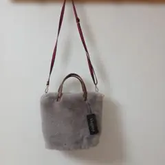 【Vesgioia 】フェイクファーバッグ ジッパー付き『新品.未使用』