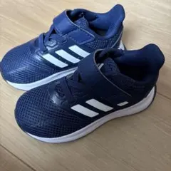 アディダス　スニーカー