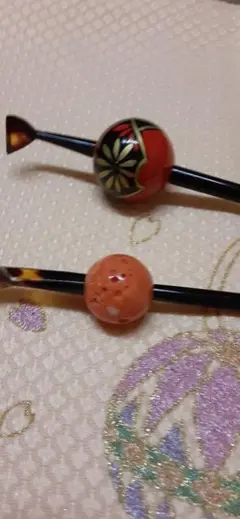本赤珊瑚かんざし。本鼈甲蒔絵かんざし。