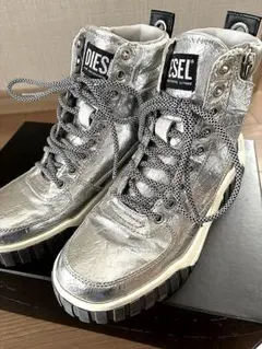 ☆美品☆DIESEL シルバー ハイカットスニーカー　24㎝