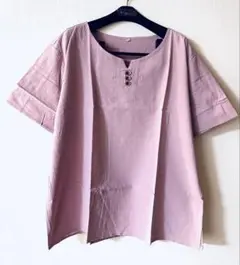 SALE‼️ 薄紫 ボタン付き　Vネック 半袖シャツ　レディース 5XL