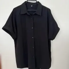 美品　ジーユー　ブラウス　シャツ　黒　オフィスのサムネイル
