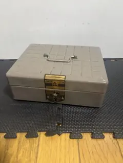 アンティーク　昭和レトロ　当時物　小物入れ　金属製小物入れ　ハンコ入れ