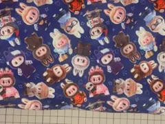 約92cmx 72cm ラブブ　ぬいぐるみ柄　厚手生地 Mサイズ 縦長裁断