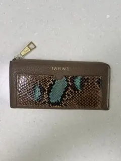 【美品】IANNE イアンヌ　ラウンドジップ長財布　パイソン・レザーコンビ 美品】IANNE イアンヌ ラウンドジップ長財布 パイソン・レザーコンビ