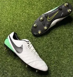 新品未使用】NIKE TIEMPO LEGEND 10 ELITE FG 銀 - メルカリ