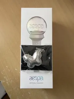 【24時間以内に発送】 aespa 公式ペンライト シルバー、ニンニンチャーム
