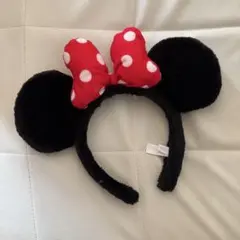 ミニーマウス カチューシャ 赤いリボン