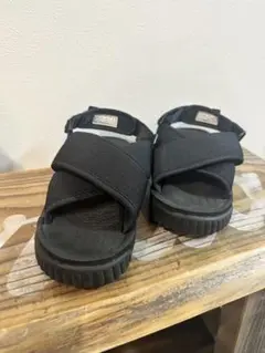 SHAKA ブラック クロスストラップ サンダル