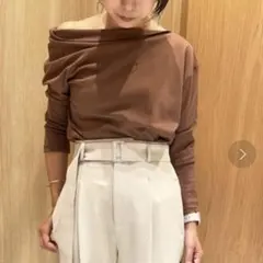 Mila Owen ミラオーウェン　オフショルトップス　BROWN カットソー