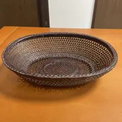 竹素材の漆塗り籠