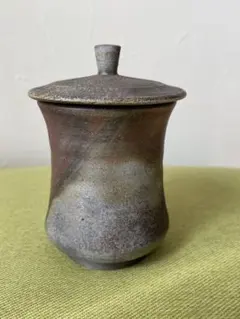 備前焼　蓋付き湯呑み　香山窯