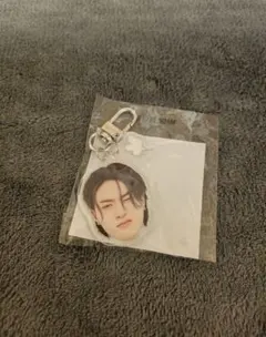 TREASURE カプセルトイ 顔アクキー