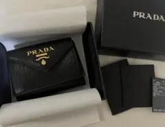 PRADA 型押しレザー 三つ折り財布 ブラック