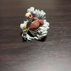 ●進撃の巨人 超大型巨人 アルミン フィギュア