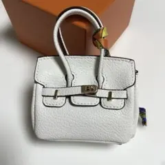 【新品未使用品】ミニバッグチャーム　AirPodsケース　コインケース　ホワイト