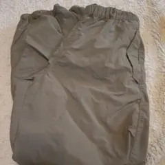 美品 GU ナイロンロングパンツ カーキ 160cmのサムネイル