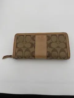 COACH シグネチャー ホースキャリッジ ラウンドジップ長財布 - メルカリ